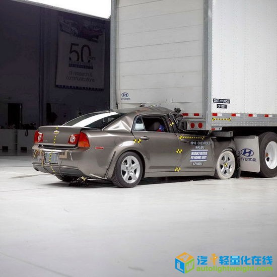 身大力不亏？ 车重和尺寸对安全性的影响