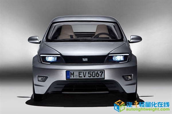 一辆电动汽车 总重450kg 续航160km