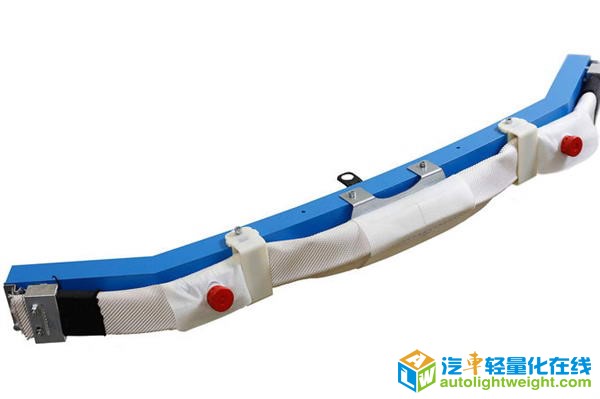 一辆电动汽车 总重450kg 续航160km