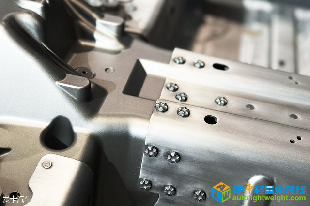 全新奥迪A8车身