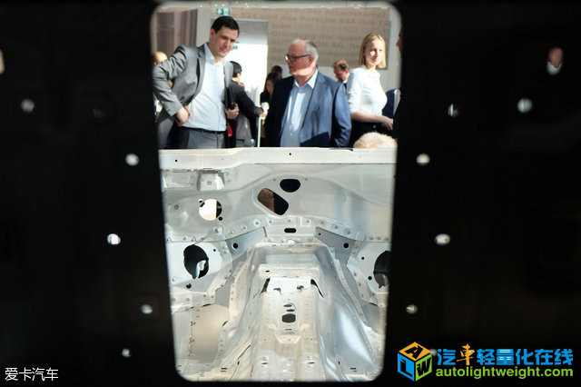 奥迪A8全铝车身