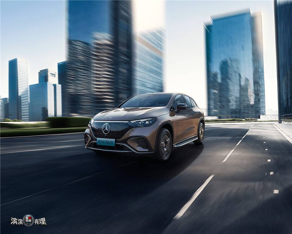  07. 全新EQE纯电SUV_副本.jpg