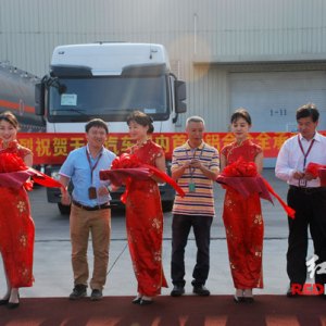 国内首批全承载无大梁铝合金油罐车交付