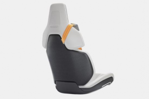 替换塑料材质 Polestar用亚麻材料内饰