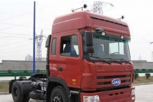 偶遇江淮K5W牵引车，底盘紧凑内饰细致，还带主流轻量化设计