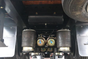 空气悬架为何这么牛？这些挂车已经强制配备，不止是轻量化