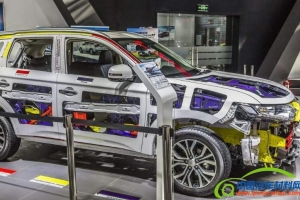 汽车前防撞梁铝合金轻量化