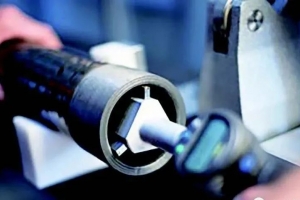 汽车轻量化的碳纤维增强材料输出轴