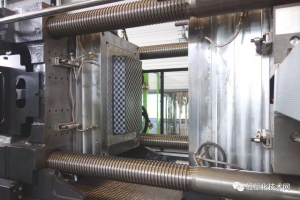 德国弗劳恩霍夫研究所开发出轻量化电池包外壳