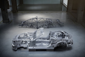 梅赛德斯揭露为AMG SL打造的全新轻量化车架