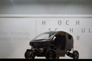 德研究员使用天然纤维增强塑料制造电动汽车，整车仅重550公斤