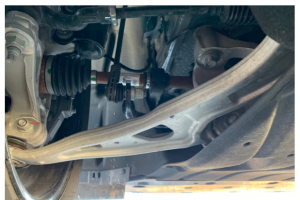 电动汽车底盘和悬架部件的轻量化材料选择